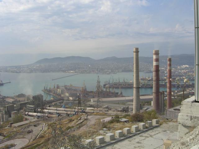 Завод и порт